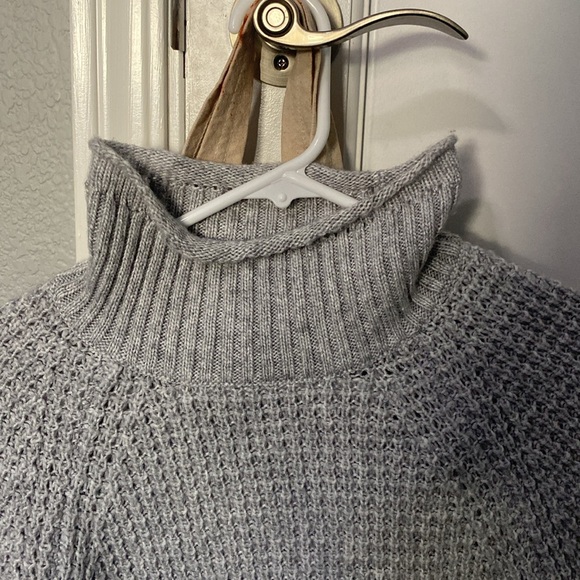 American eagle knit turtleneck - Picture 3 of 3